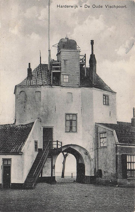 Harderwijk De Oude Vischpoort.