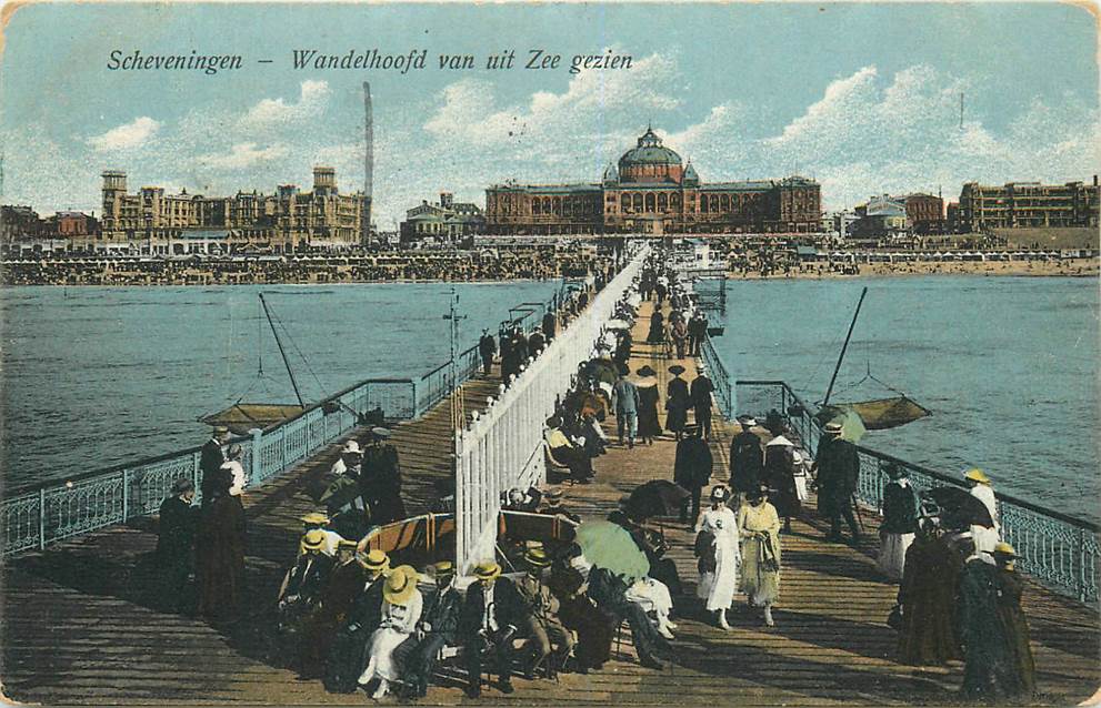 Scheveningen Wandelhoofd van uit Zee gezien