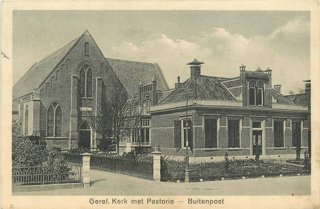 Buitenpost Kerk met Pastorie