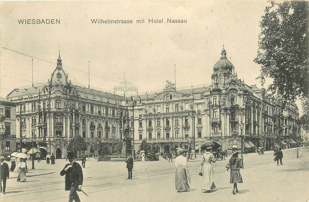 Wiesbaden Wilhelmstrasse mit Hotel Nassau