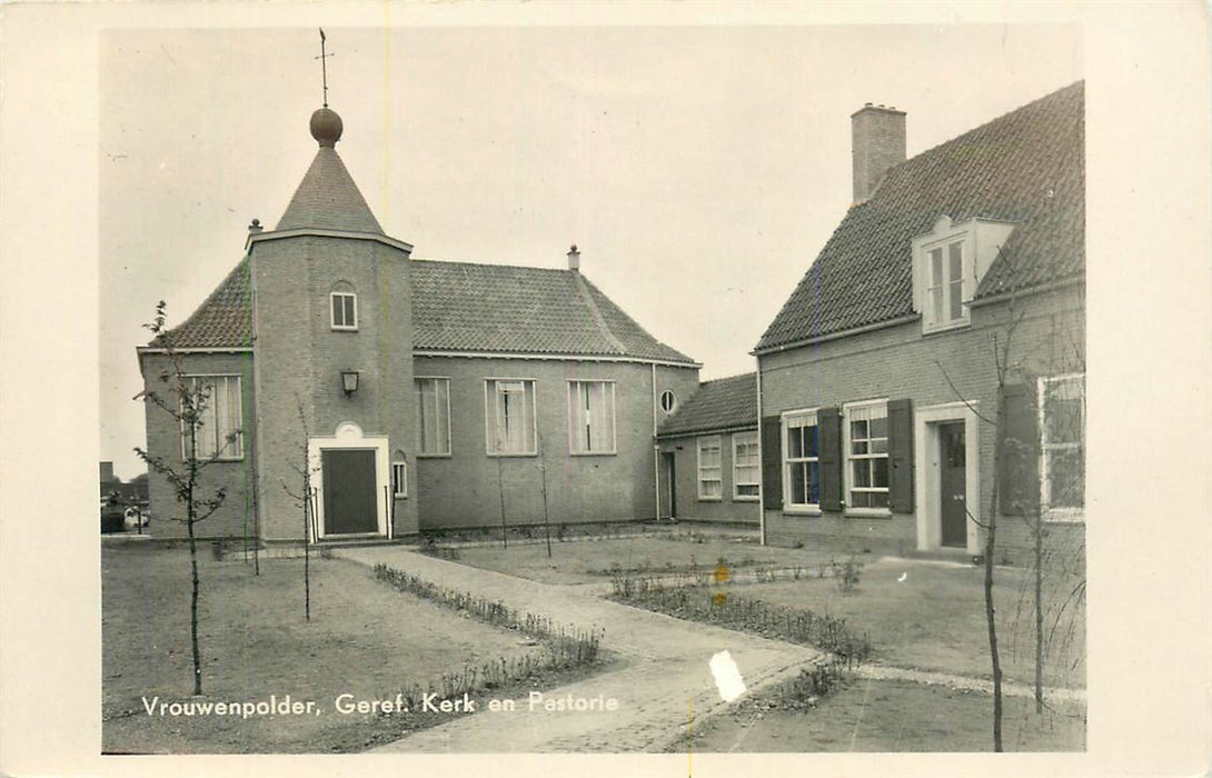 Vrouwenpolder Geref Kerk en Pastorie