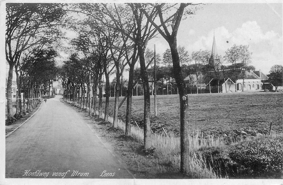 Leens Hoofdweg vanaf Ulrum