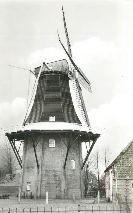 Loppersum Korenmolen De Stormvogel