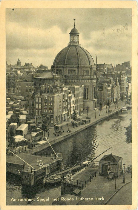 Amsterdam Singel met Ronde Lutherse Kerk