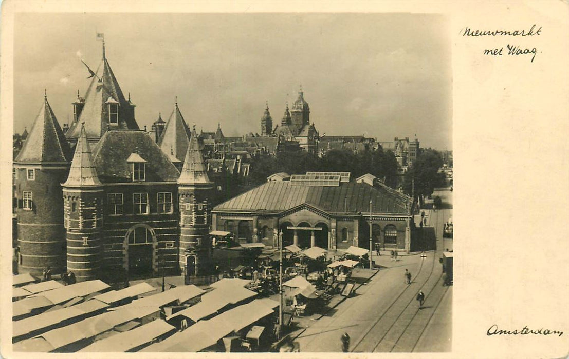 Amsterdam Nieuwmarkt met Waag