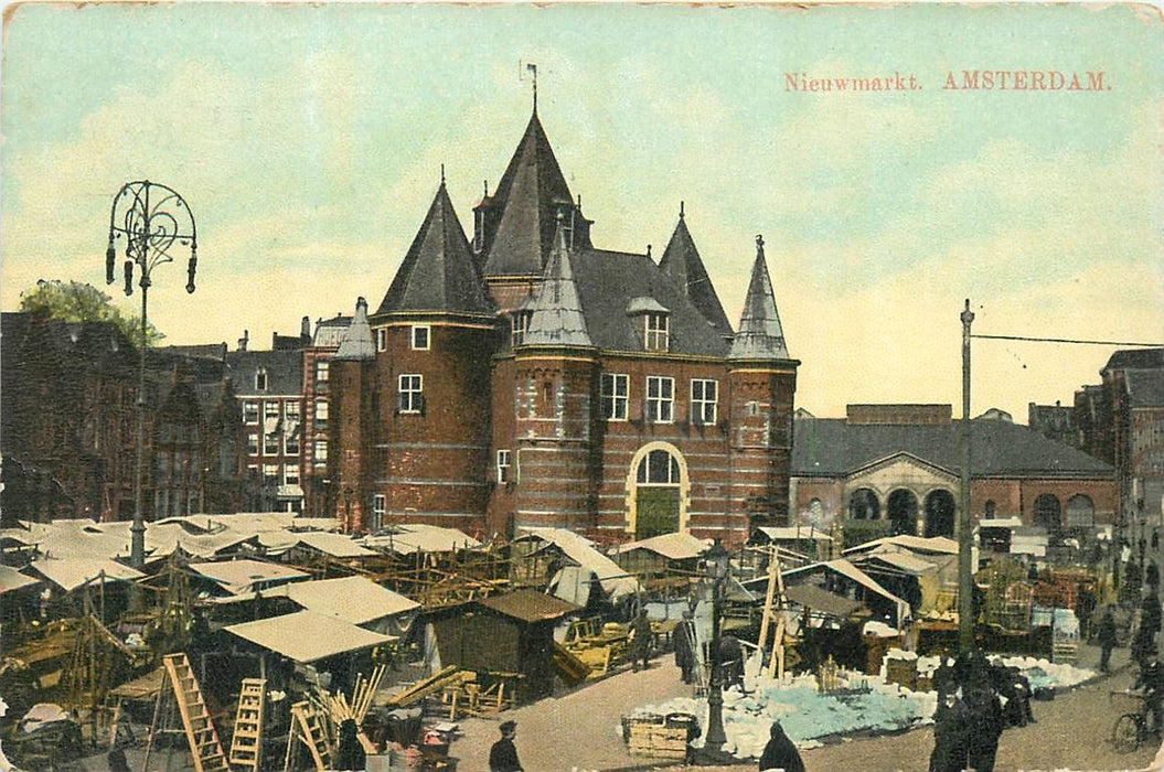 Amsterdam Nieuwmarkt met Waag