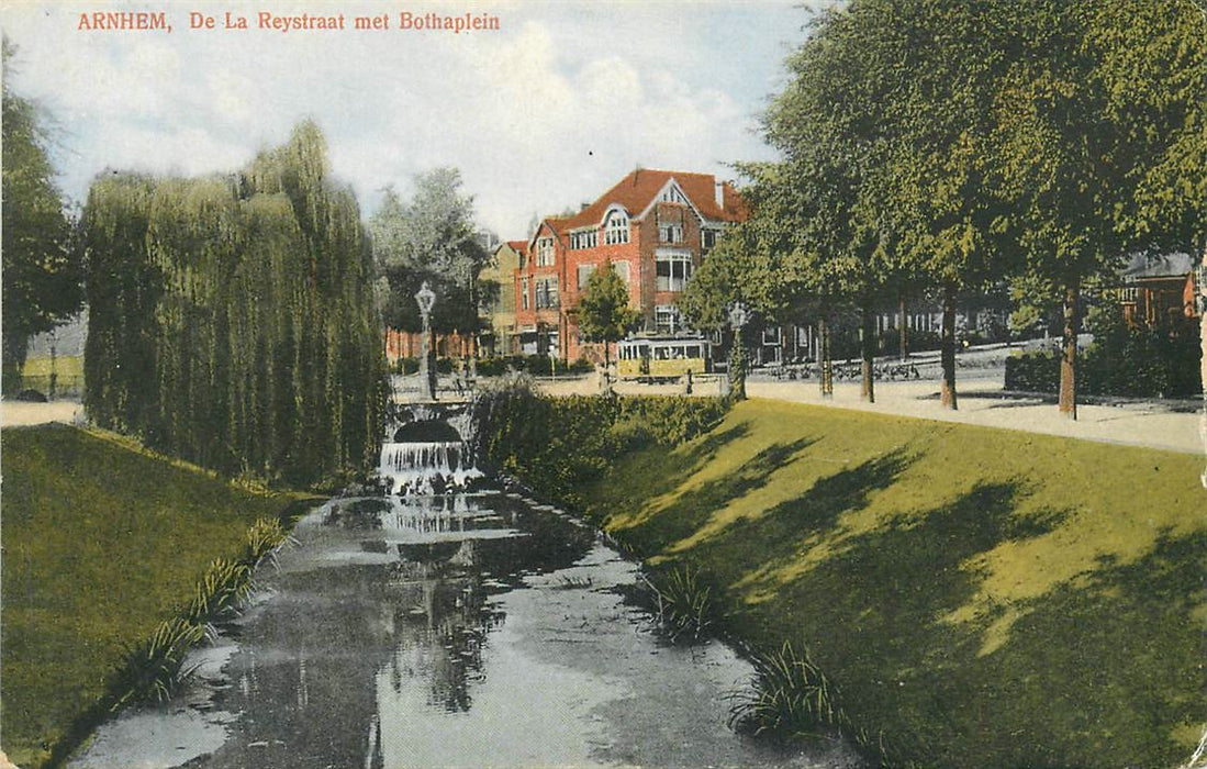 Arnhem De La Reystraat met Bothaplein