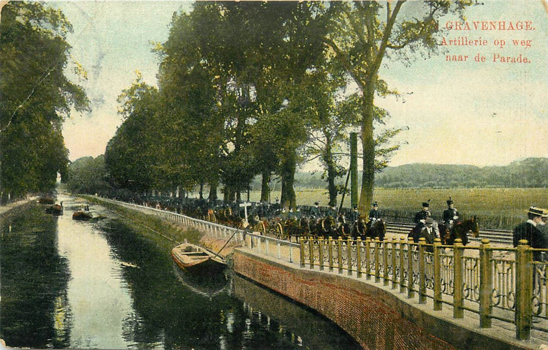 Den Haag Artillerie op weg naar de Parade