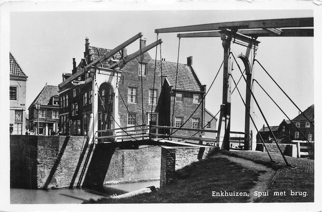 Enkhuizen Spui met Brug