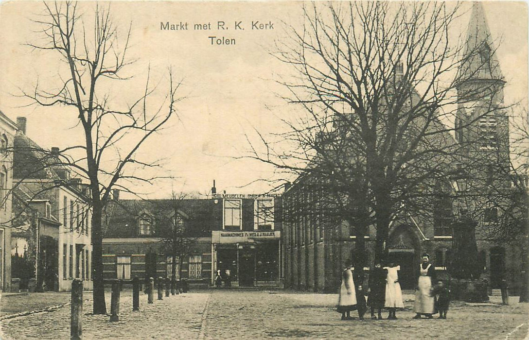 Tholen Markt met RK Kerk