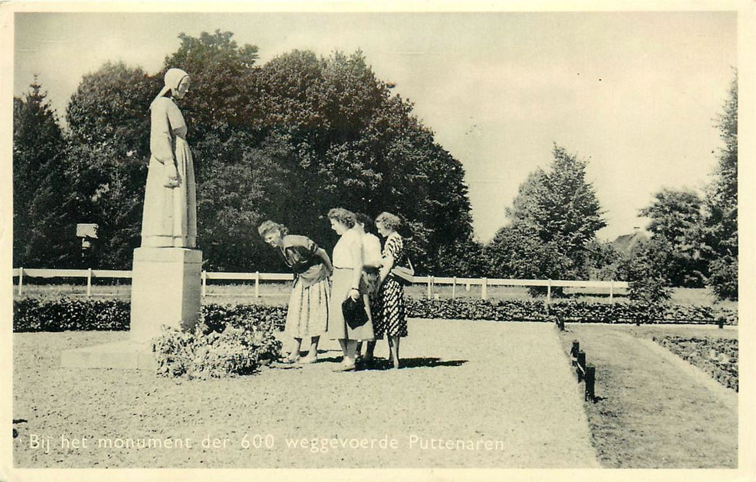 Putten Bij het monument