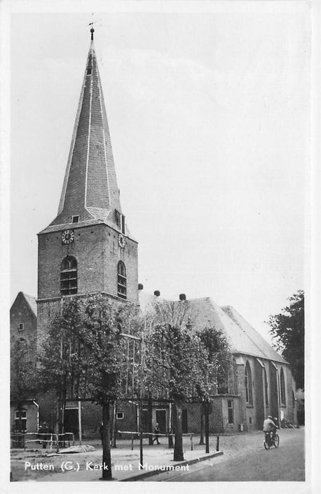 Putten Kerk met Monument