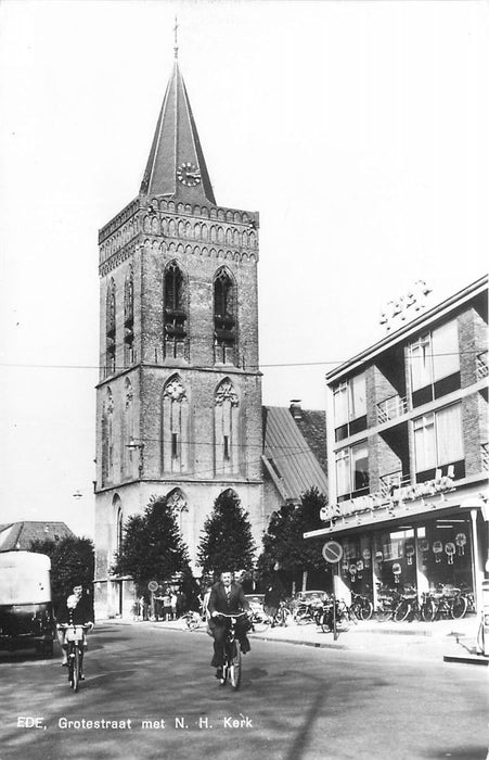 Ede Grotestraat met Kerk