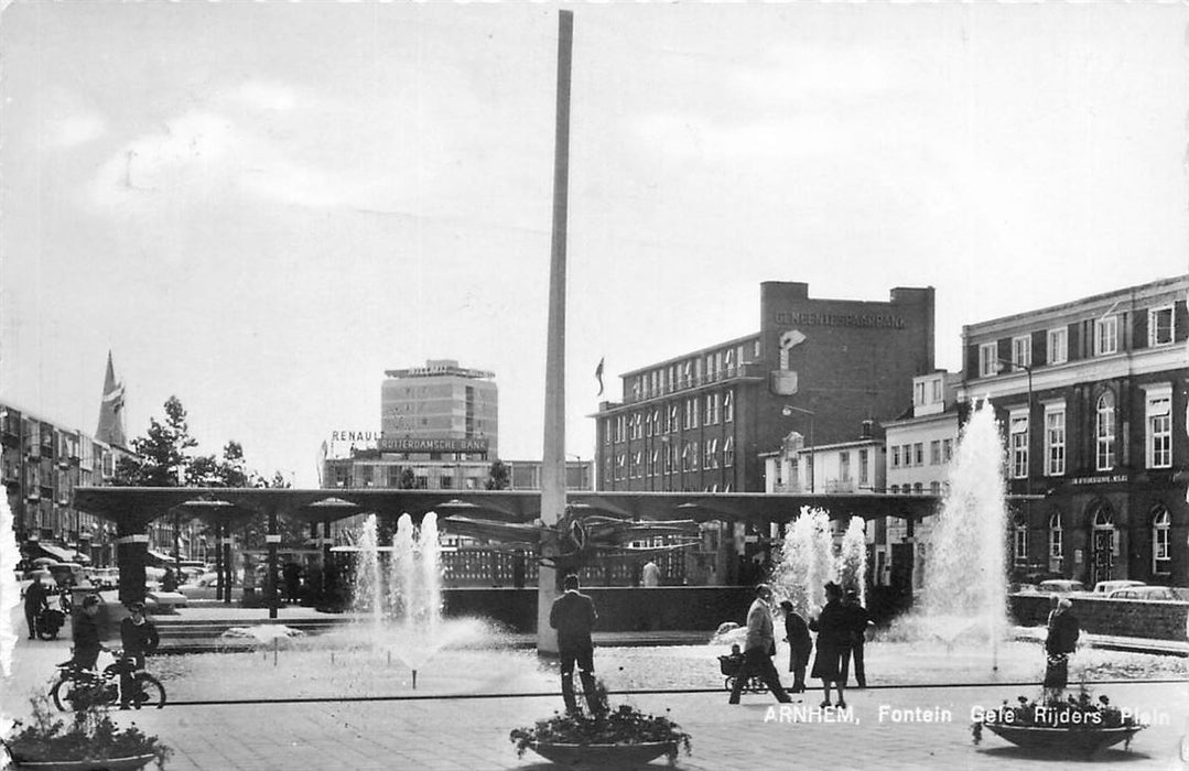 Arnhem Fontein Gele Rijders