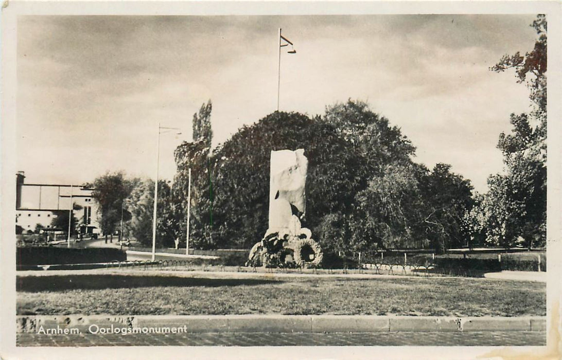 Arnhem Oorlogs monument