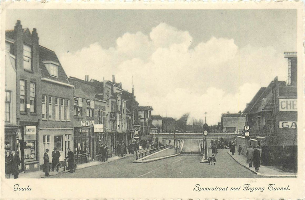 Gouda Spoorstraat met Ingang Tunnel