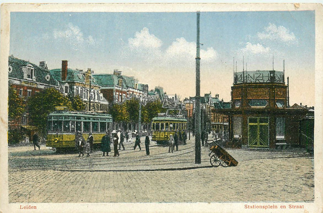 Leiden Stationsplein en Straat