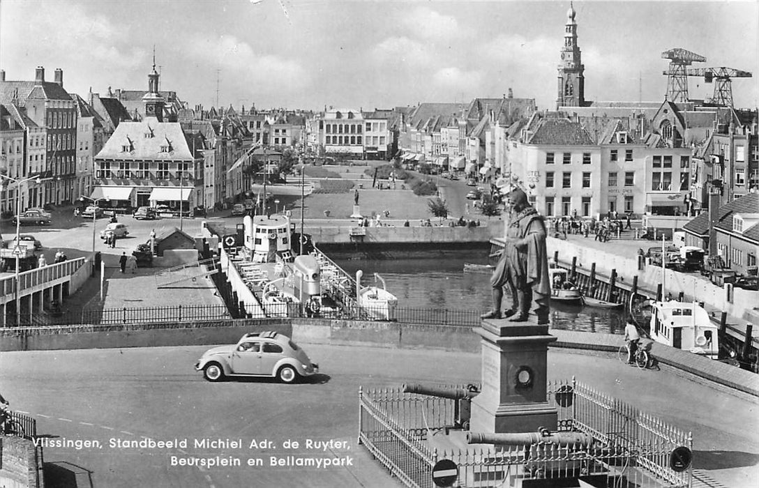 Vlissingen Standbeeld De Ruyter