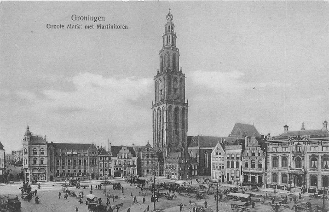 Groningen Groote Markt en Martinitoren