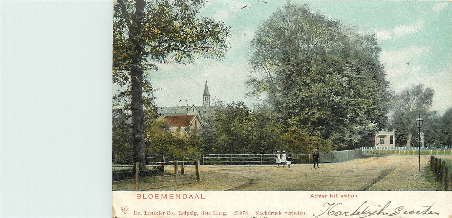 Bloemendaal  Achter het Station