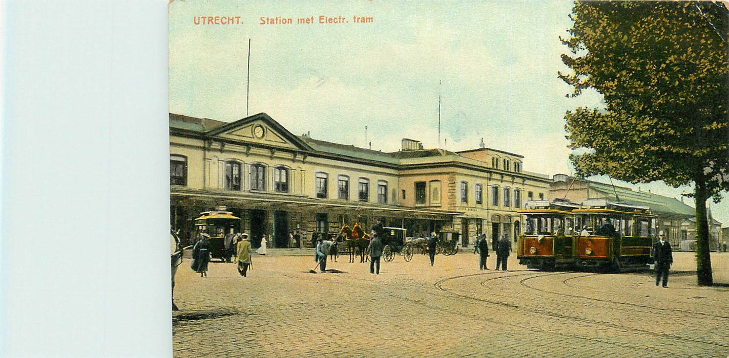 Utrecht Station met Electr Tram