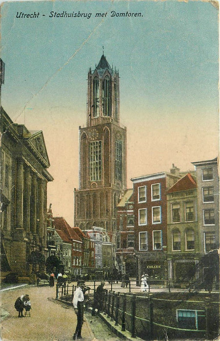 Utrecht Stadhuisbrug met Domtoren