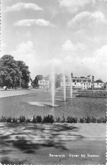 Beverwijk Vijver bij Station