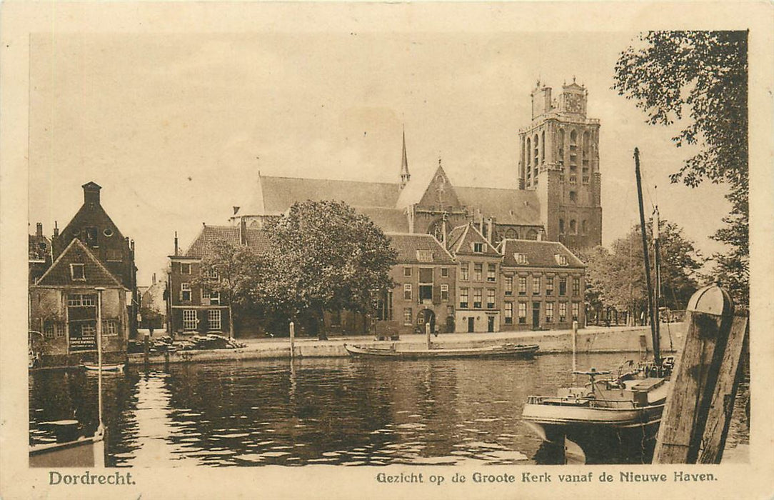 Dordrecht Groote Kerk vanaf de Nieuwe Haven