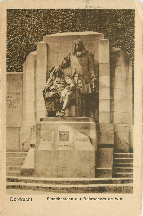 Dordrecht Standbeeld De Witt