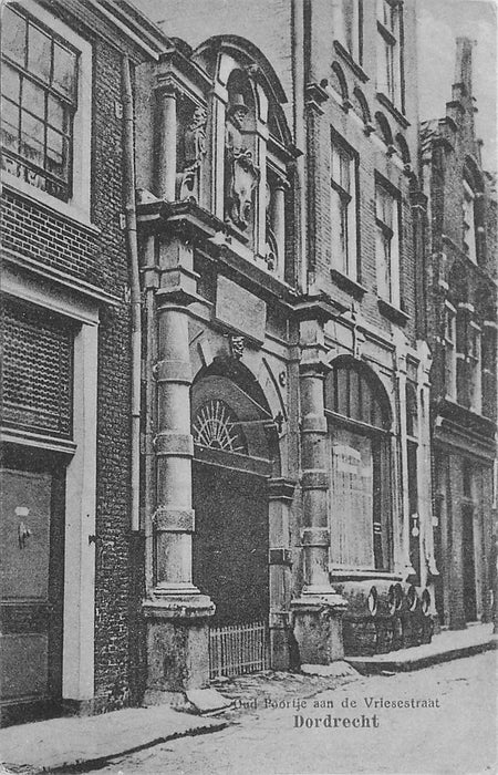 Dordrecht Oud Poortje aan de Vriesestraat