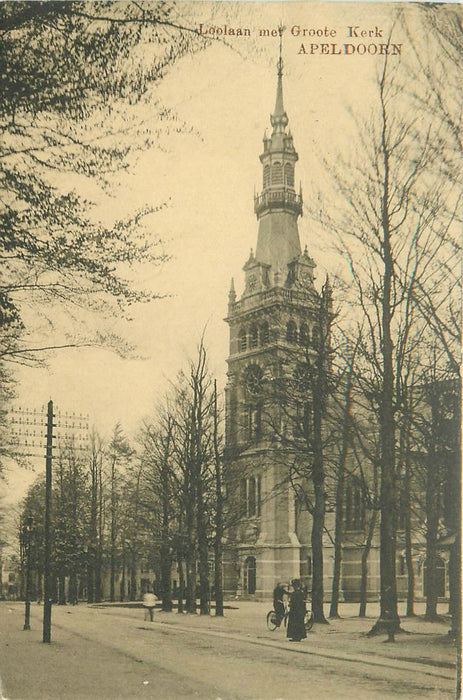 Apeldoorn Loolaan met Groote Kerk