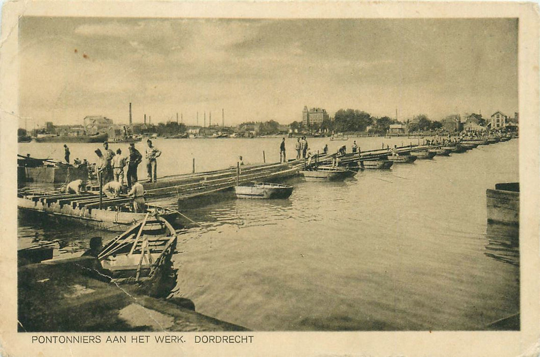 Dordrecht Pontonniers aan het werk