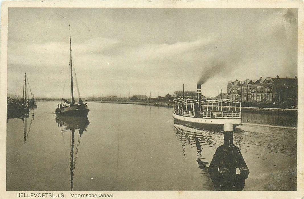 Hellevoetsluis Voorschekanaal