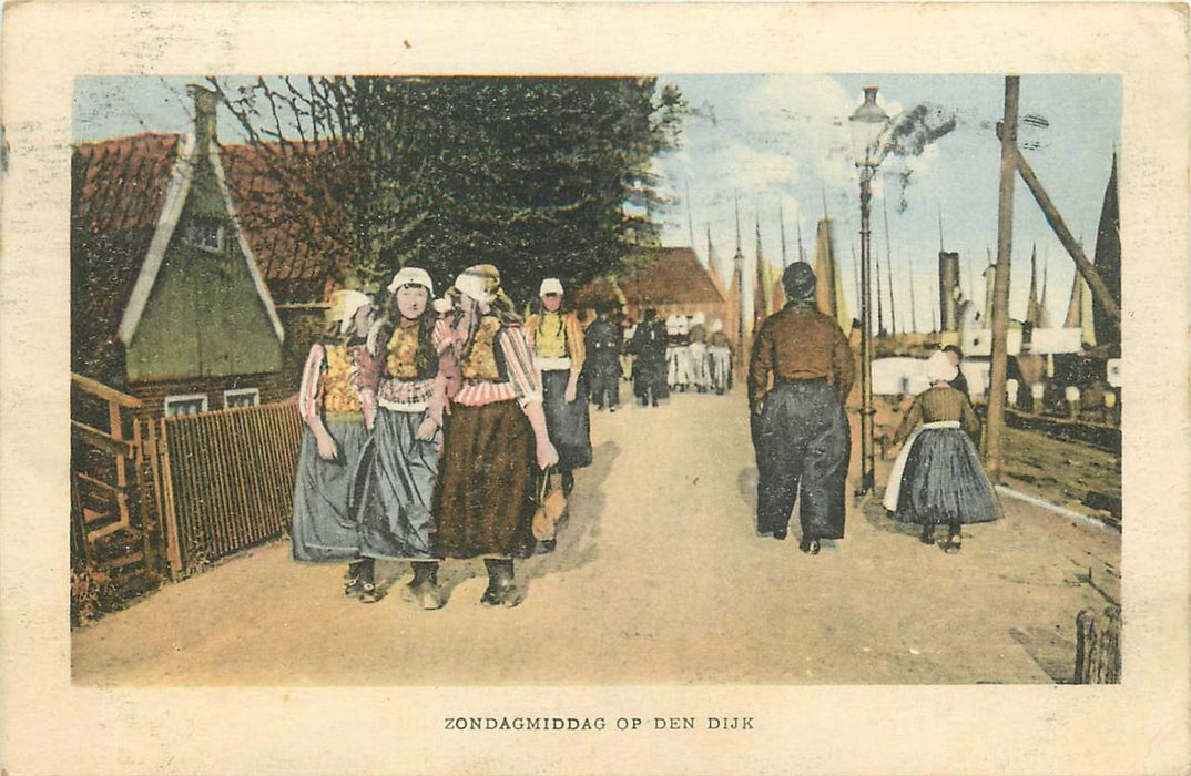 Volendam Zondagmiddag op den Dijk