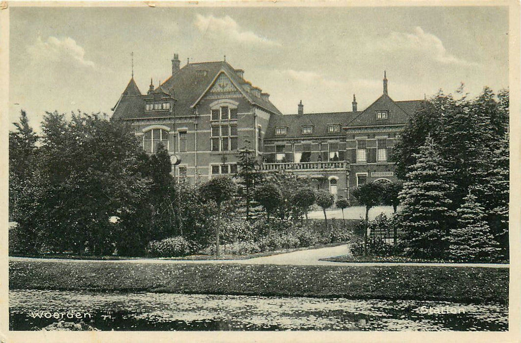 Woerden Station