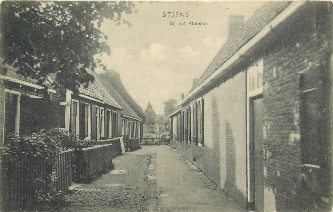 Stiens  Bij het Klooster