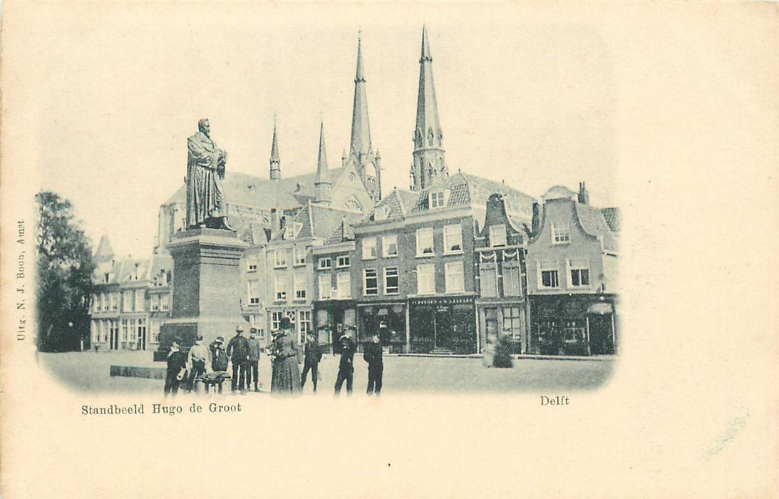 Delft Standbeeld Hugo de Groot