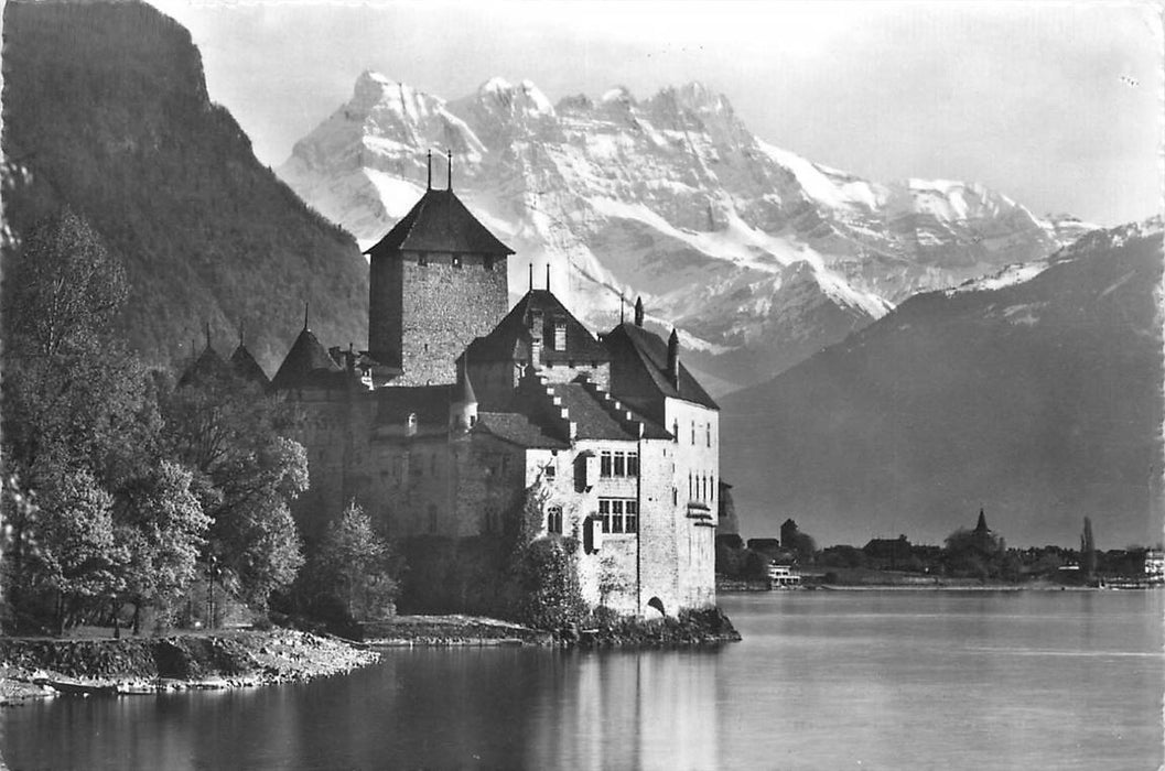 Montreux  Chateau de Chillon