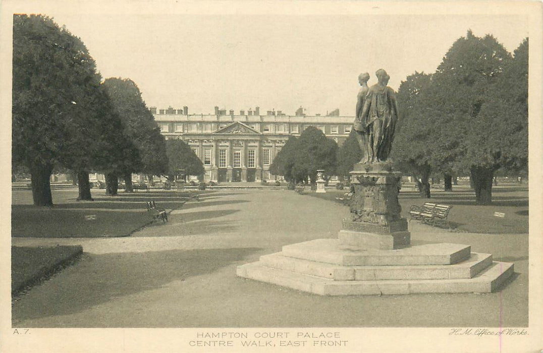 London Hampton Court Palace