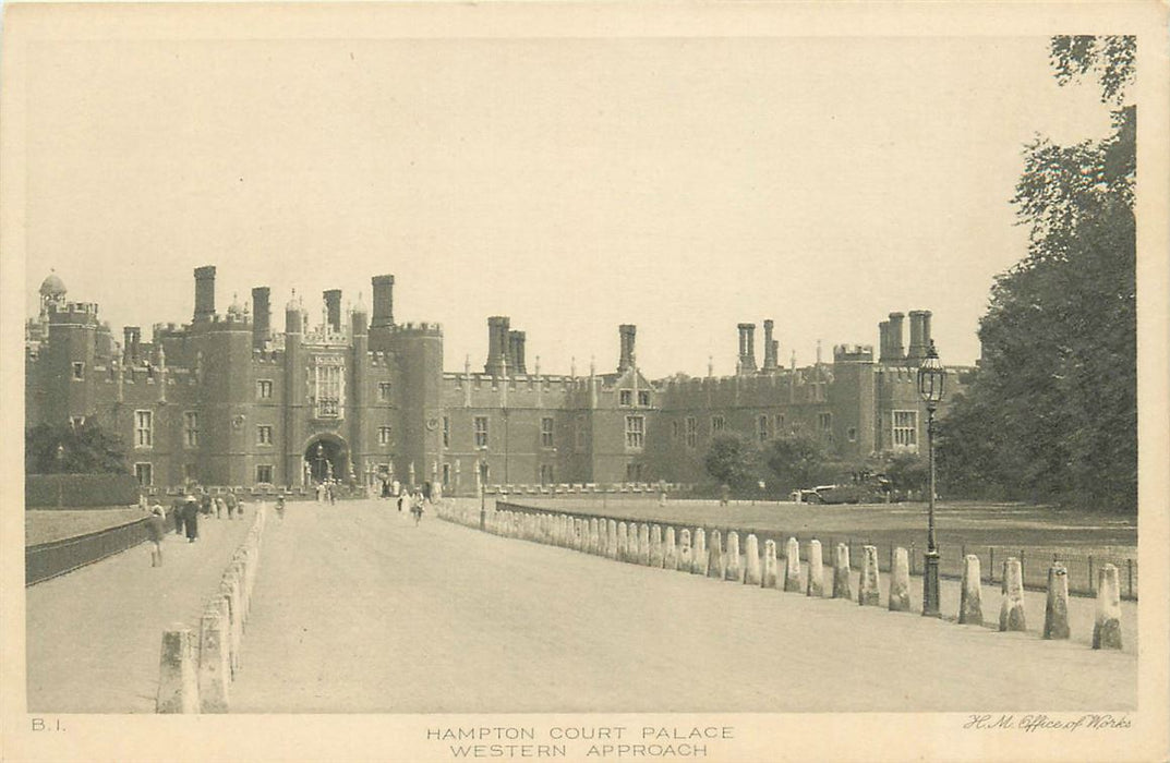 London Hampton Court Palace