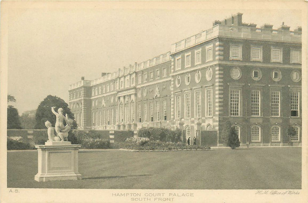 London Hampton Court Palace