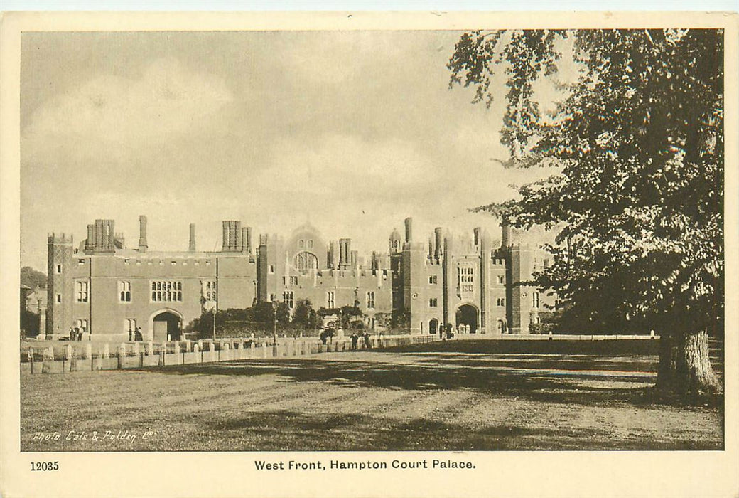 London Hampton Court Palace