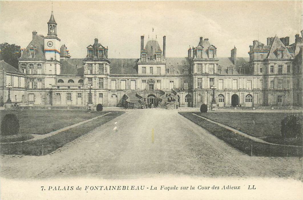 Fontainebleau Palais
