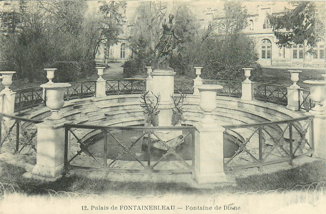 Fontainebleau Palais