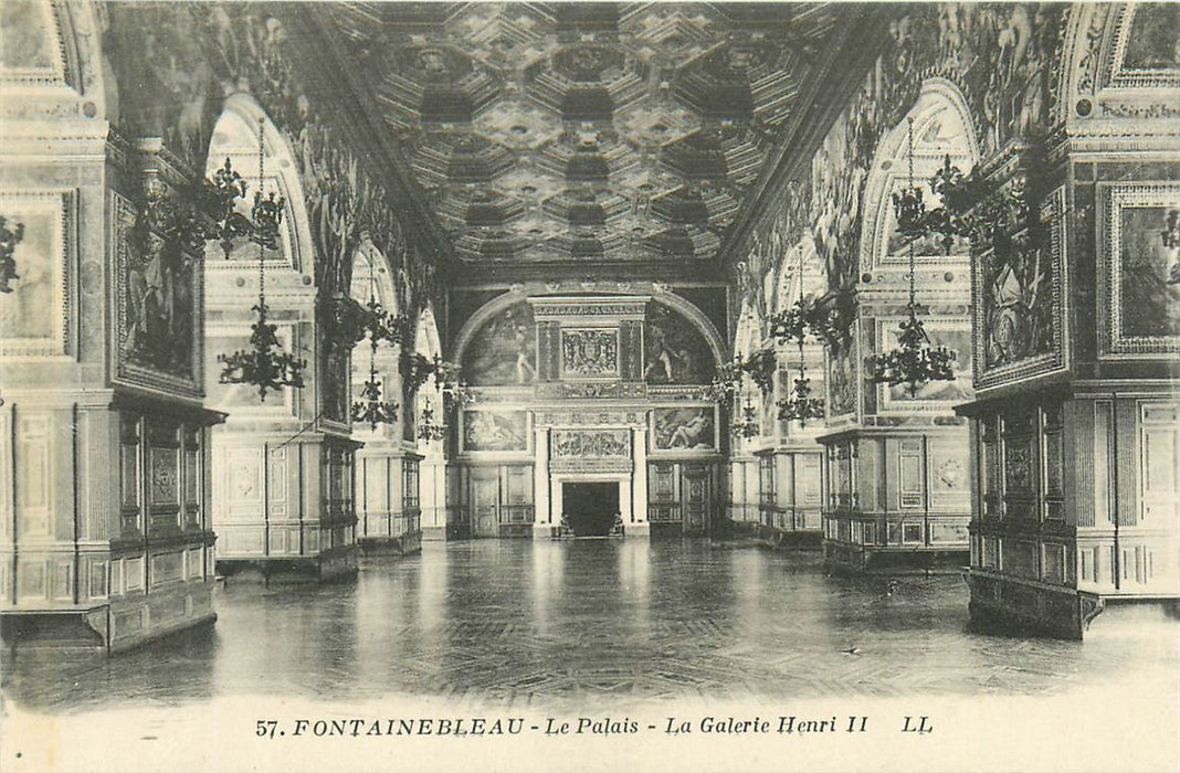 Fontainebleau Palais