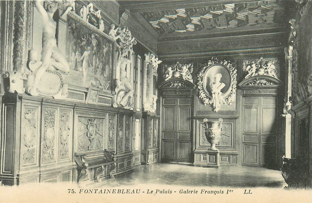 Fontainebleau Palais