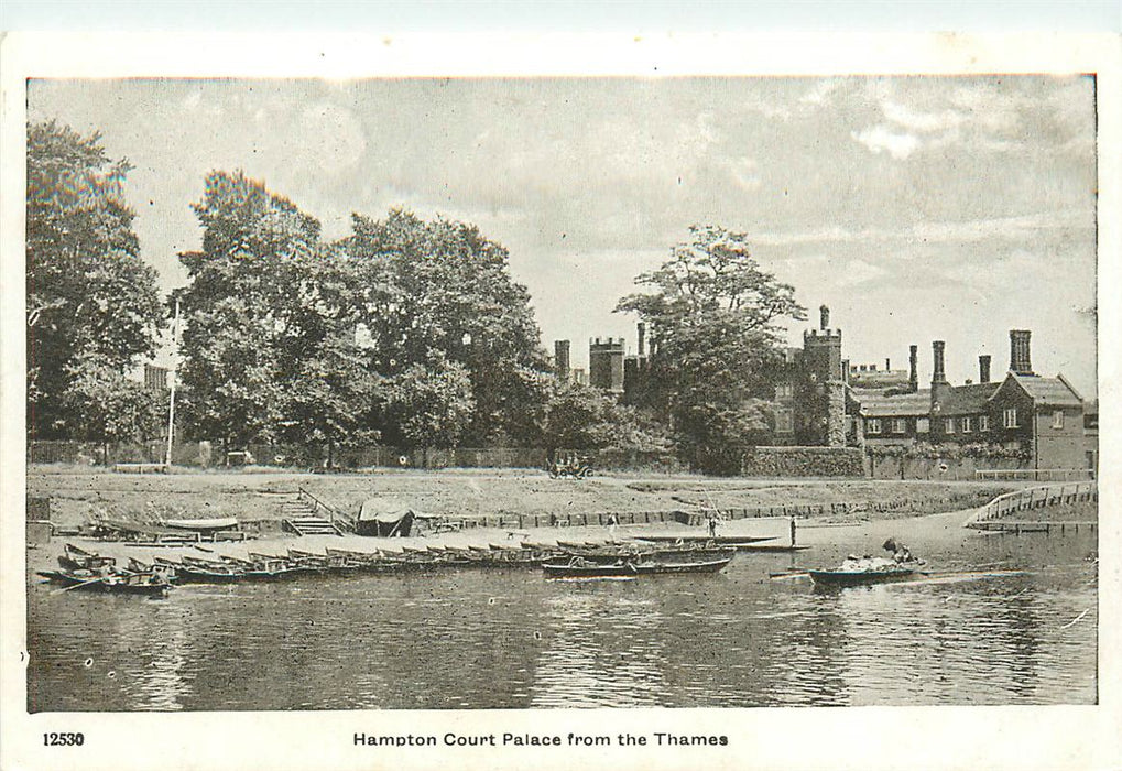 London Hampton Court Palace