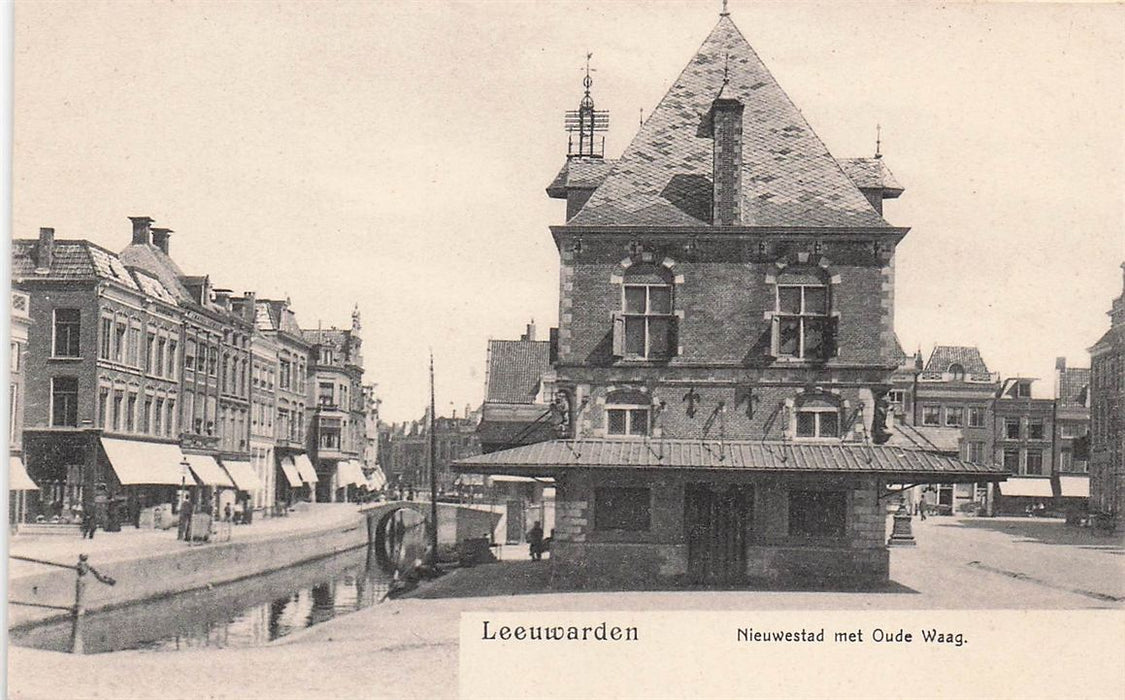 Leeuwarden Nieuwestad Met Oude Waag