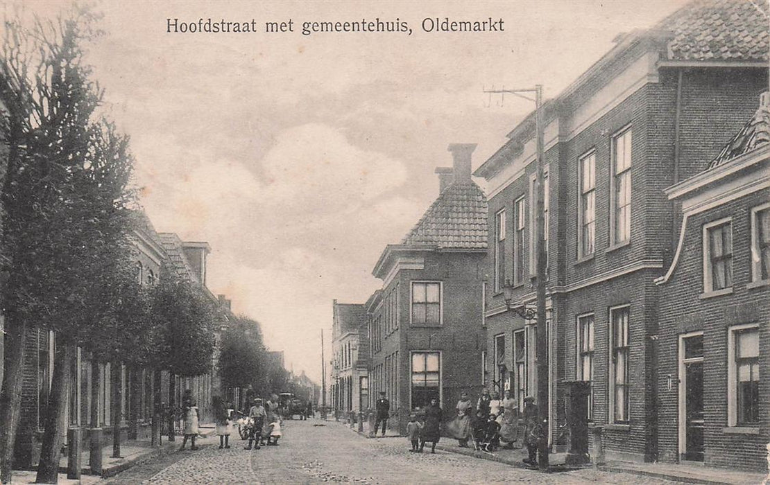 Hoofdstraat Met Gemeentehuis Oldemarkt