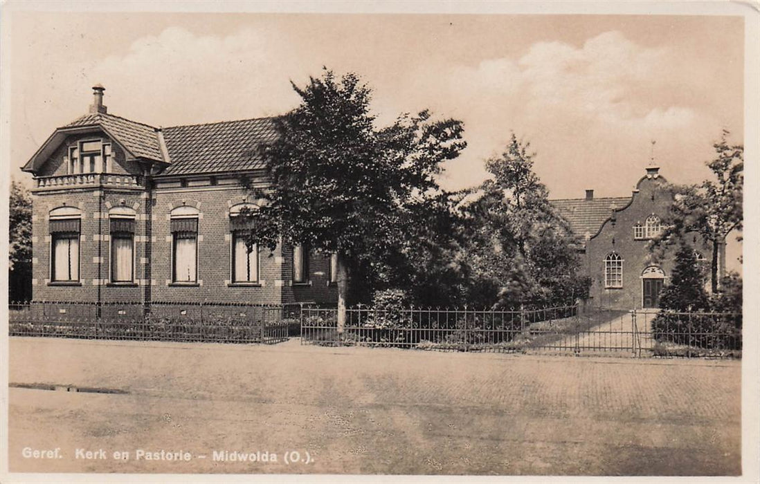 Geref Kerk en Pastorie Midwolda